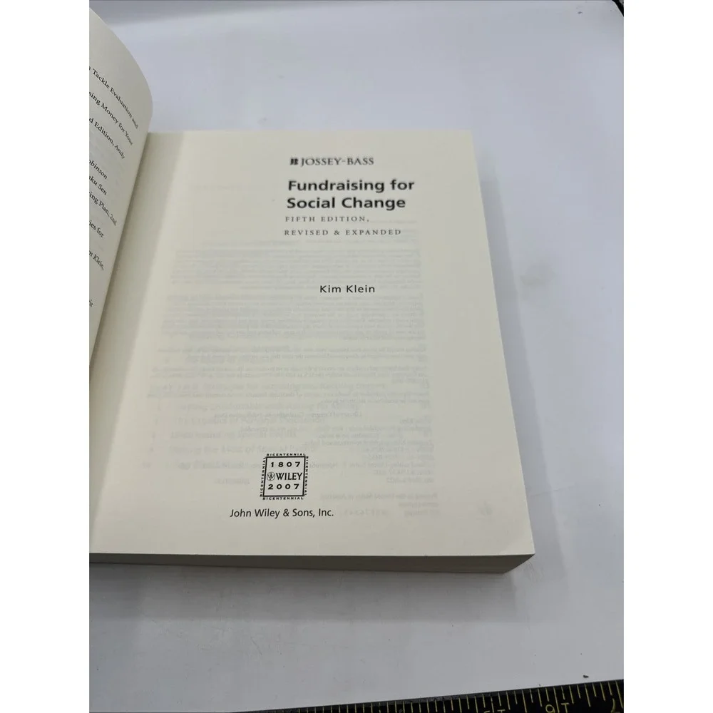Fundraising‎ for Social Change by Kim Klein 5th Edition Chardon Press 2007 PB